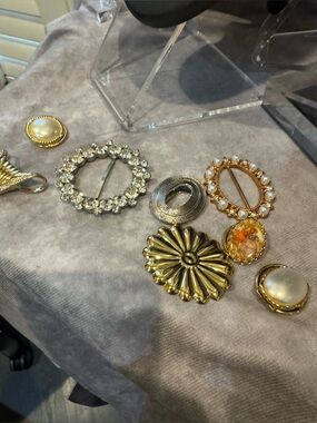 Vintage  Statement Scarf Clips